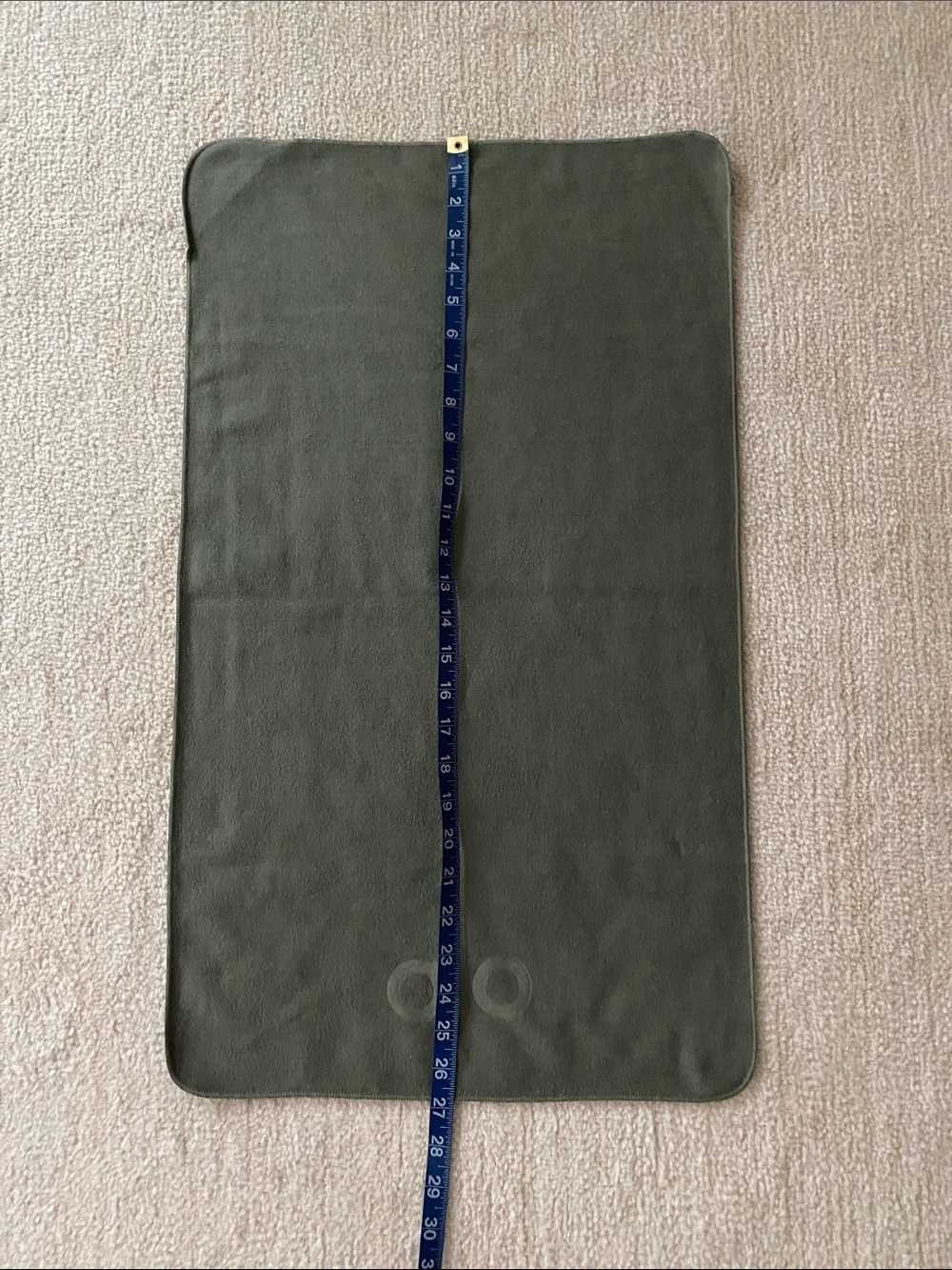Alo Performance No Sweat Hand Towel - Picture 5 of 6